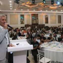 Başkan Tahmazoğlu'ndan &uuml;niversite &ouml;ğrencilerine m&uuml;jde