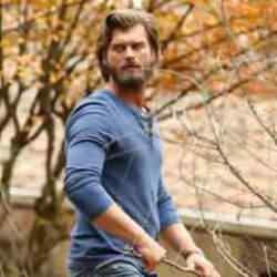 "Kıvan&ccedil; Tatlıtuğ da olsan o estetik yapılıyor!" Hayranlar şaşkına d&ouml;nd&uuml;&hellip;