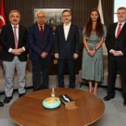 İletişim Başkanı Altun'a "yeşil pasaport" ziyareti