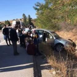 Karab&uuml;k&rsquo;te iki otomobil &ccedil;arpıştı: 6 kişi yaralandı
