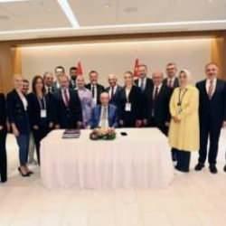 Erdoğan: Selanik Zirvesi, T&uuml;rkiye-Yunanistan arasında &ouml;nemli sı&ccedil;rama olacak