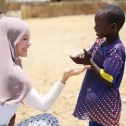 Gamze Özçelik'ten önemli çağrı! "Çok zor insani şartlar altında..."