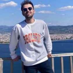 Gen&ccedil; &ouml;ğretmen kalp krizi ge&ccedil;irdi! &Ouml;l&uuml;m haberini duyan meslektaşları sinir krizi ge&ccedil;irdi