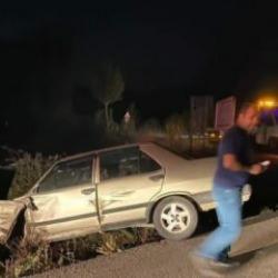 Minib&uuml;s ile otomobil &ccedil;arpıştı: &Ccedil;ok sayıda yaralı