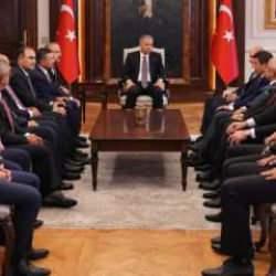 Eski İ&ccedil;işleri Bakanı Soylu&rsquo;dan, Bakan Yerlikaya&rsquo;ya ge&ccedil;miş olsun ziyareti