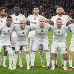 Galatasaray'ın tarihi galibiyeti İngiltere'de manşetleri süsledi!