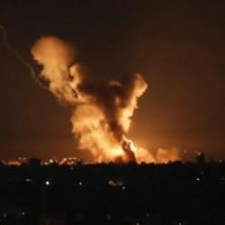 İsrail savaş uçakları camiyi bombaladı