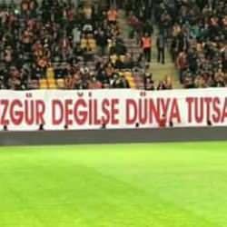 Galatasaray'ın taraftar grubu "ultrAslan"dan Filistin'e destek mesajı