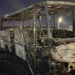 İstanbul'da ş&uuml;pheli olay! İSPARK'ın otoparkında bulunan 2 ara&ccedil; yanarak k&uuml;l oldu