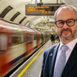 İngiliz Bakan'dan utan&ccedil; verici tepki: '&Ouml;zg&uuml;r Filistin' sloganı atan makinisti eleştirdi!