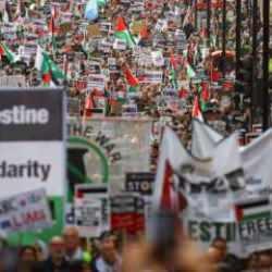 Londra'da on binler Filistin i&ccedil;in y&uuml;r&uuml;d&uuml;