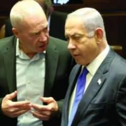 İsrail 'cephesi' karıştı: Netanyahu ve savunma bakanı karşı karşıya geldi