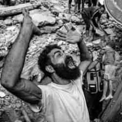 İsrail'in öldürdüğü çocukların kimliği vücutlarına yazılan isimlerle tespit ediliyor