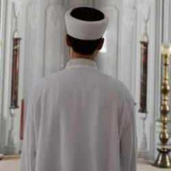 Din görevlilerine yönelik sistematik saldırılara sert tepki: Hocamızın yanındayız!