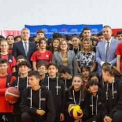 Gaziantep Büyükşehir Belediyesi'nden okullara spor malzemesi desteği