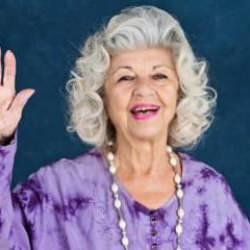 Jeyan T&ouml;z&uuml;m kimdir ve neden &ouml;ld&uuml;? Babası ve eşi kim? Jeyan T&ouml;z&uuml;m'&uuml;n oyandığı diziler...