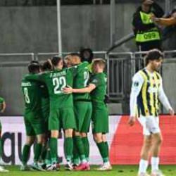 Avrupa'da ilk mağlubiyet! Fenerbahçe fırsat tepti
