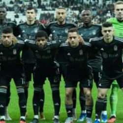 Beşiktaş'ta flaş sakatlık! İlk yarıyı bitiremedi