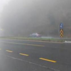 Bolu Dağı'nda etkili sis ve sağanak