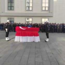 &Ccedil;arşı ve mahalle bek&ccedil;isi, trafik kazasında şehit oldu