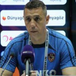 Gabriel Margarit Alanyaspor galibiyeini Rumence s&ouml;zlerle değerlendirdi