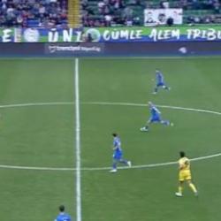 Süper Lig'de inanılmaz gol: Orta sahanın gerisinden attı