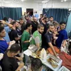 Şifa hastanesinden &ccedil;ıkanları keskin nişancılar &ouml;ld&uuml;r&uuml;yor