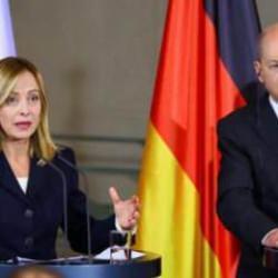 Almanya Başbakanı Olaf Scholz'un soruya verdiği tepki g&uuml;ndem oldu! &Uuml;lke bunu konuşuyor