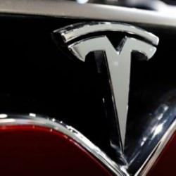 Tesla'nın yeni aracı Cybertruck sürücüler için güvenlik endişesine sebep oldu