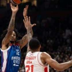 Anadolu Efes EuroLeague’de 6. yenilgisini aldı
