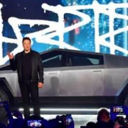 Kovulan eski Tesla çalışanı: Otomatik pilot kesinlikle hazır durumda değil!