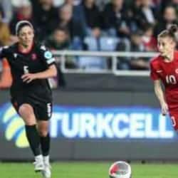 A Milli Kadın Futbol Takımı'ndan gururlandıran başarı