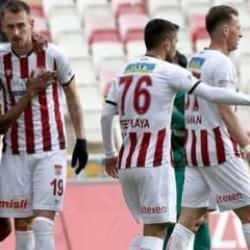 Sivasspor ilk yarıda bulduğu gollerle turladı