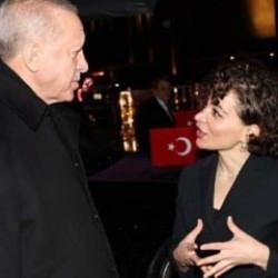 Başkan Erdoğan Londra Bienali'nde "Public Award" kazanan eseri inceledi