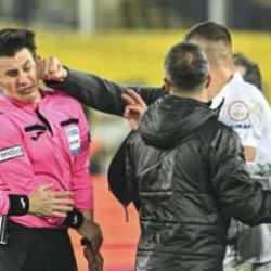 Halil Umut Meler'e yumruklu saldırı anları