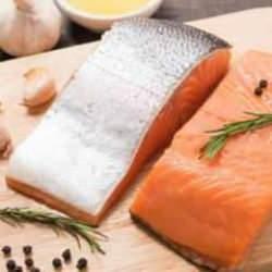 Somon balığının derisi yenir mi? Somon balığının derisi nasıl soyulur?