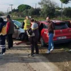 Ara&ccedil;lar kafa kafa &ccedil;arpıştı: 8 kişi yaralandı