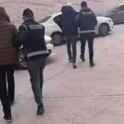 Sahte tapu d&uuml;zenleyip tarla sahiplerini dolandırdılar