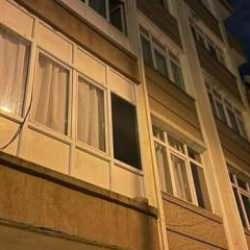 G&uuml;ng&ouml;ren'de balkonu &ccedil;&ouml;ken bina tahliye edildi