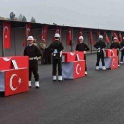Son dakika: 6 kahramanımıza son görev! Şehitlerimiz törenle memleketlerine uğurlandı