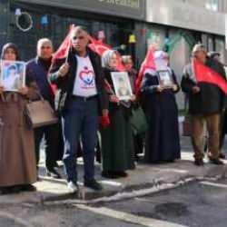 Vanlı ailelerin evlat n&ouml;beti devam ediyor