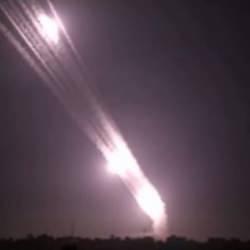 Kassam Tugayları İsrail'in Tel Aviv kenti ve çevresine çok sayıda roket attı