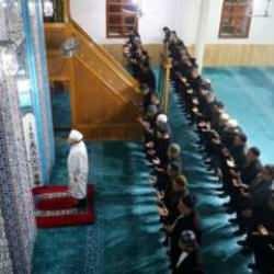 81 ilde şehitler i&ccedil;in dua: Sabah namazında eller semaya kalktı