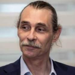 CHP adayı Erdal Beşik&ccedil;ioğlu siyasete skandalla başladı! Şehitlere b&uuml;y&uuml;k saygısızlık