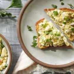 En iyi yumurta salatası tarifi, nasıl yapılır?