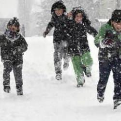 Son Dakika... Kar yağışı başladı: İlk tatil haberi Marmara'dan geldi!