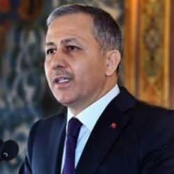 İki ayrı operasyon! 11 organizat&ouml;r ile 12 silah ka&ccedil;ak&ccedil;ısı yakalandı