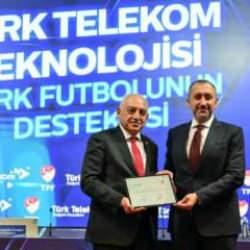  Türk Telekom'dan Türk futboluna teknoloji desteği