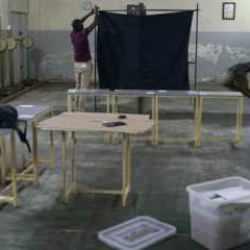 Adayın Fransız vatandaşlığı ortalığı karıştırdı! Se&ccedil;imler s&uuml;resiz ertelendi 