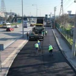 Bursa'da asfalt mesaisi s&uuml;r&uuml;yor